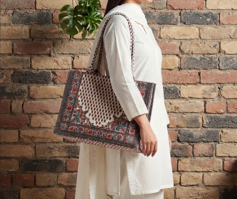 Gulnar Tote